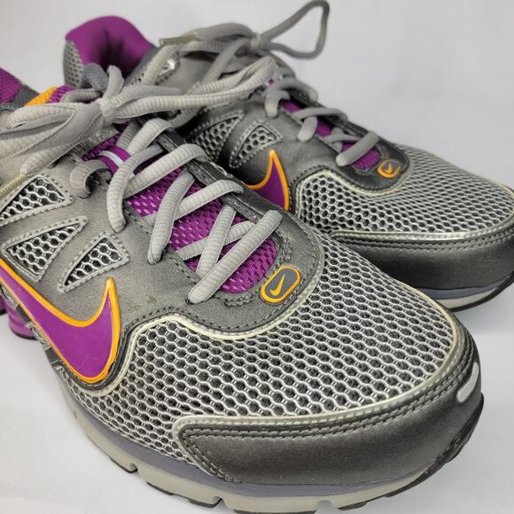 Women's Nike Shox Qualify +2 Grey/Berry Athletic Running GUC Size 9.5 - Picture 2 of 11